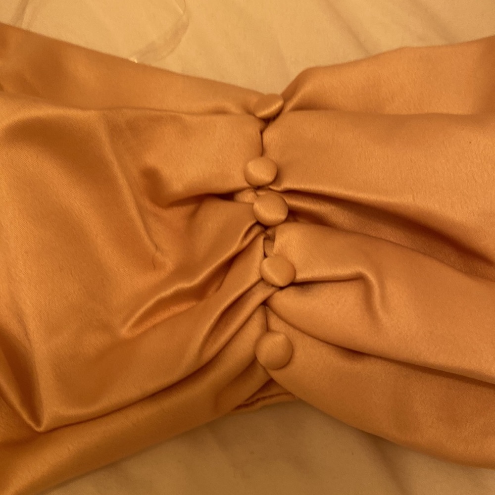 House of CB Jana Blush Satin Puff sleeve crop top - Picture 3 of 6